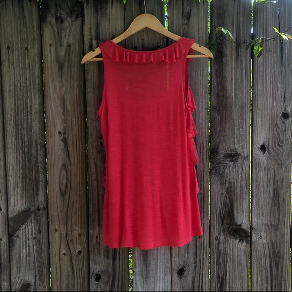 🌺 Lacey layers tank top 🌺 - Picture 7 of 9